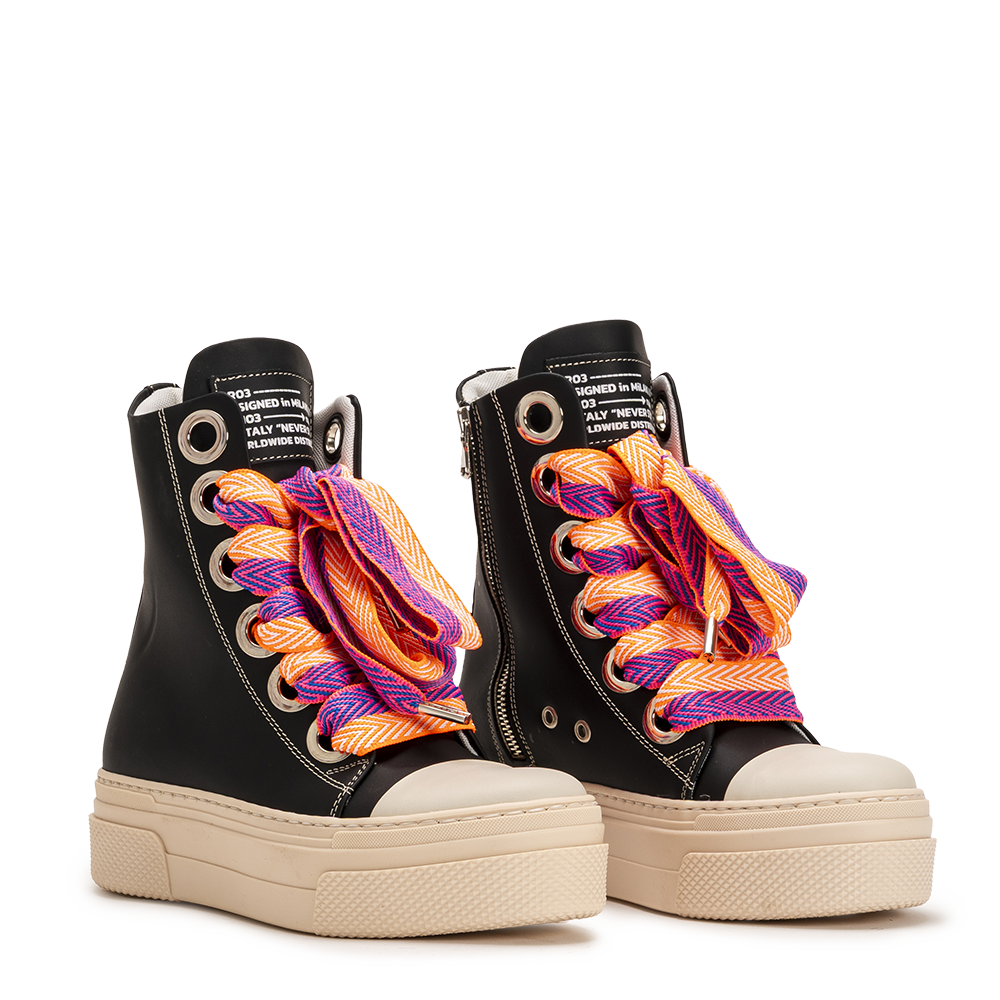 CALIPSO 300 – Cordones negros naranja fluorescente
